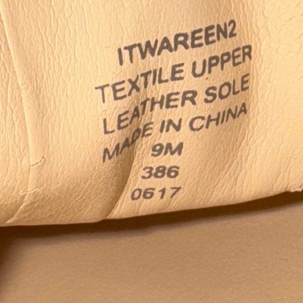 Ivanka Trump Velvet Loafers W/ Rhinestones Slip On Flats Women’s Size 9M US - Picture 8 of 8